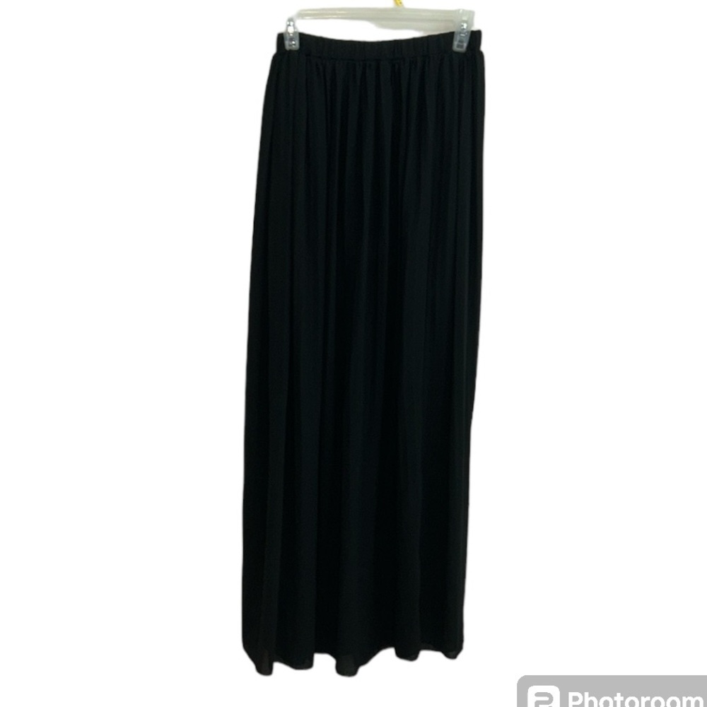 She and sky large pleated black maxi skirt